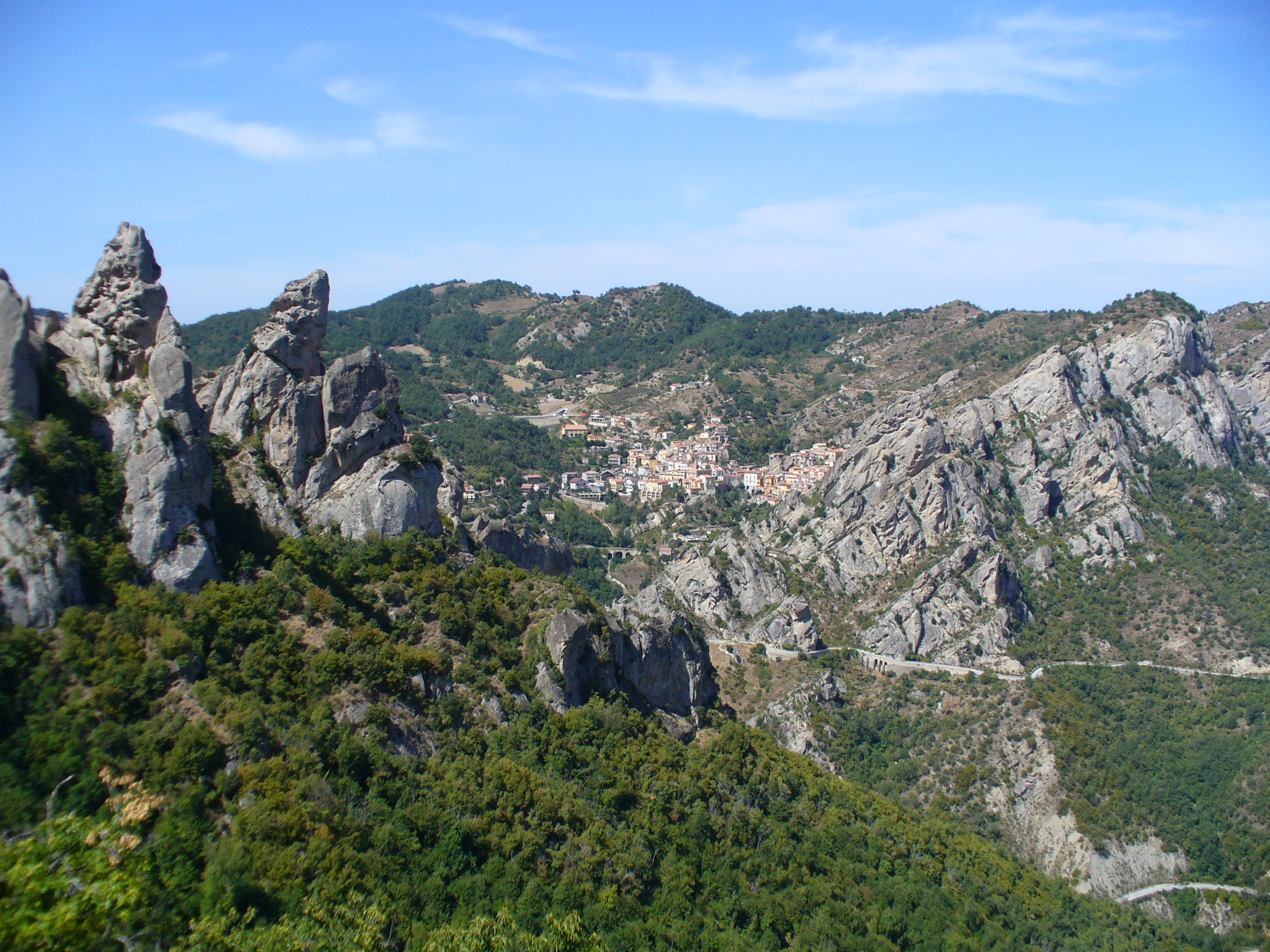 Castelmezzano from Pietropertosa (2)